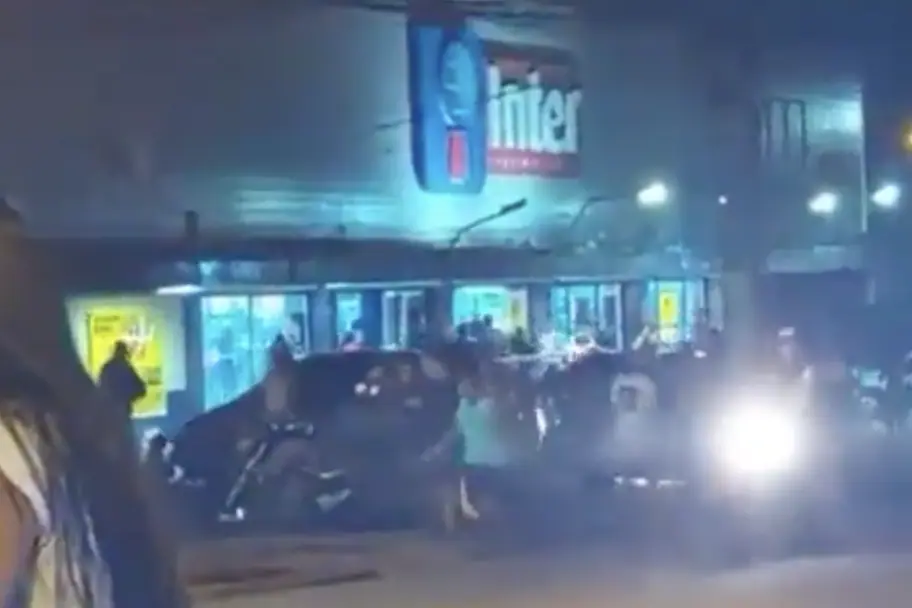 Leia mais sobre o artigo Polícia investiga saque a supermercado na zona norte do Rio de Janeiro