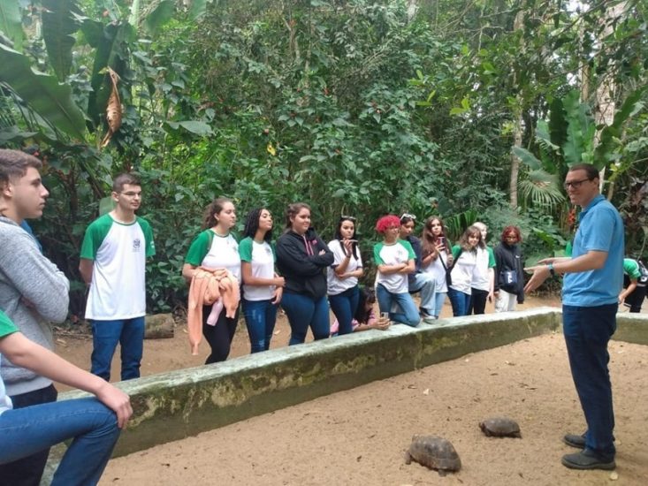 Leia mais sobre o artigo Estudantes de curso técnico em Meio Ambiente visitam Instituto Nacional da Mata Atlântica