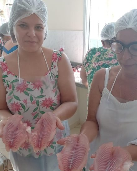 Leia mais sobre o artigo Anchieta: Agricultoras participam de curso de processamento de pescado