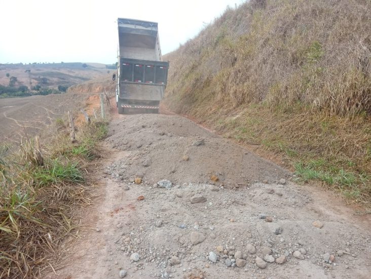 Leia mais sobre o artigo Estrada de São Lourenço recebe aplicação de REVSOL