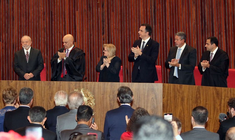 Leia mais sobre o artigo Lula defende democracia em discurso após diplomação