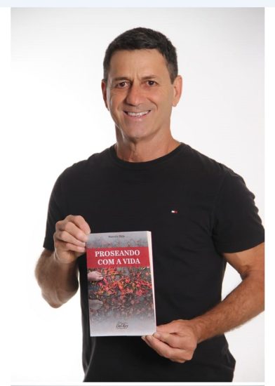 Leia mais sobre o artigo Cronista cachoeirense lança livro sobre vida na fazenda e cotidiano nas cidades do Sul do Estado