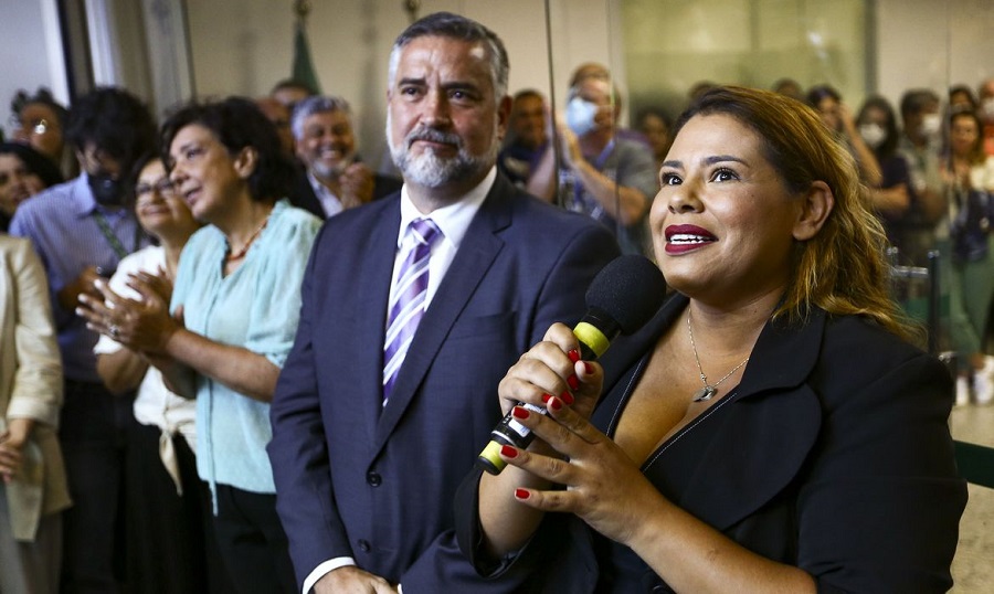 Leia mais sobre o artigo Jornalista Kariane Costa assume o comando da EBC