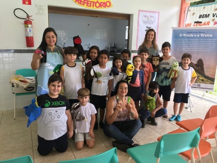 Leia mais sobre o artigo Escola de Rio Novo do Sul recebe Biblioteca Itinerante do IEMA pela segunda vez