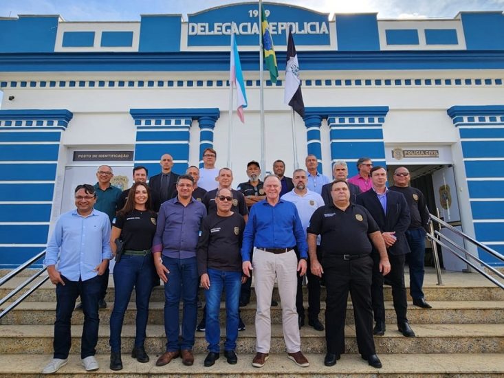 Leia mais sobre o artigo Estado entrega reforma e ampliação da 6ª Delegacia Regional e da agência da Receita Estadual em Alegre