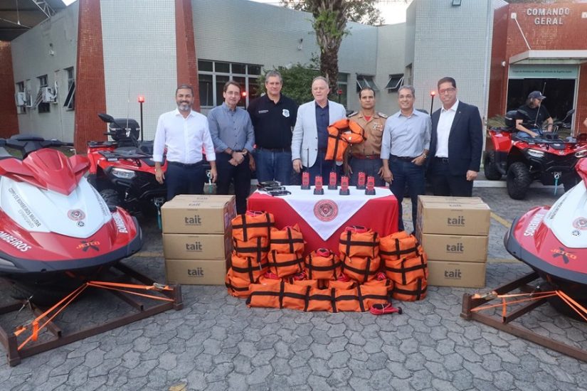 Leia mais sobre o artigo Governo do Estado entrega equipamentos para Corpo de Bombeiros