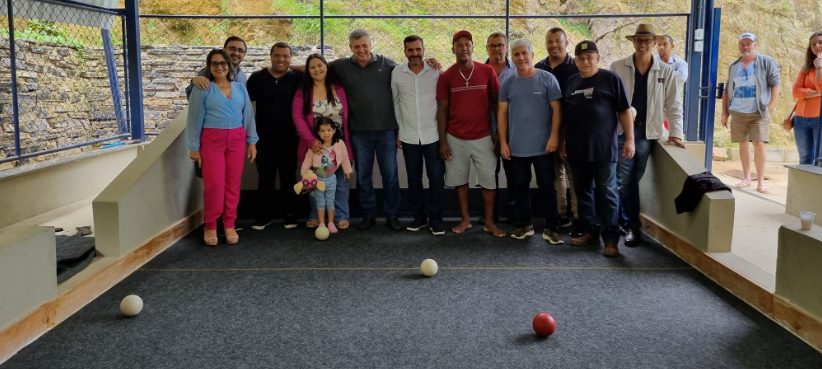 Leia mais sobre o artigo Vargem Alta inaugura campo de bocha e pavimentação na localidade de Santo Antônio