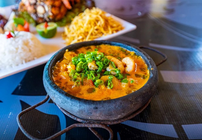 Leia mais sobre o artigo Festa do Abacaxi terá pratos temáticos em praça gastronômica