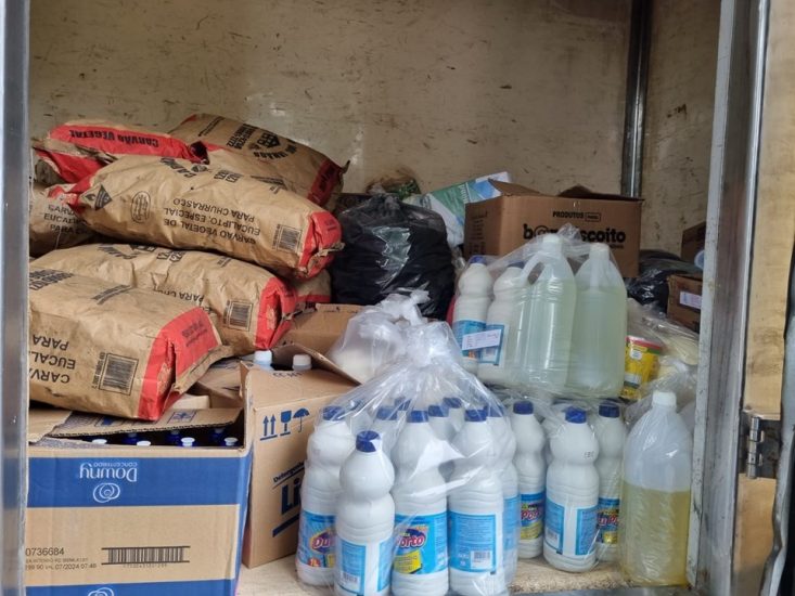 Leia mais sobre o artigo Ipem-ES doa materiais de limpeza e alimentos para obra social em Cachoeiro de Itapemirim