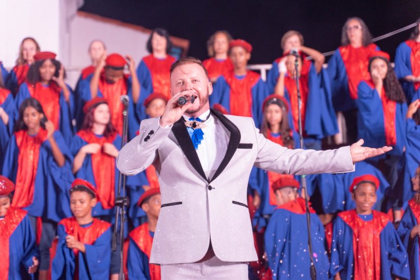 Leia mais sobre o artigo Uma Noite Mágica: Guarapari celebra a tão esperada Cantata de Natal
