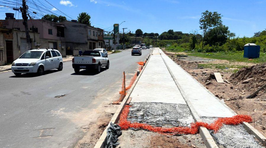 Leia mais sobre o artigo Implantação de calçada e ciclovia na rua Guaraná está com 85% da obra concluída