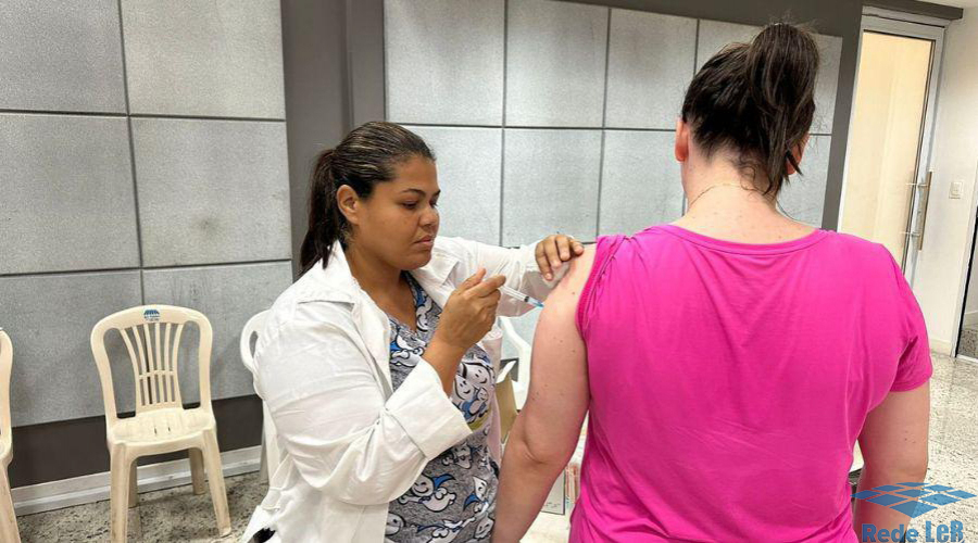 Leia mais sobre o artigo Sábado de Carnaval tem vacinação de rotina sem agendamento em Vila Velha