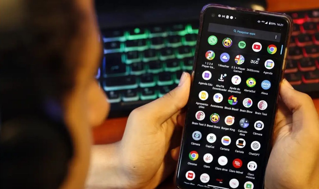 Leia mais sobre o artigo Mais de 60% das denúncias de crimes na internet são de abuso infantil