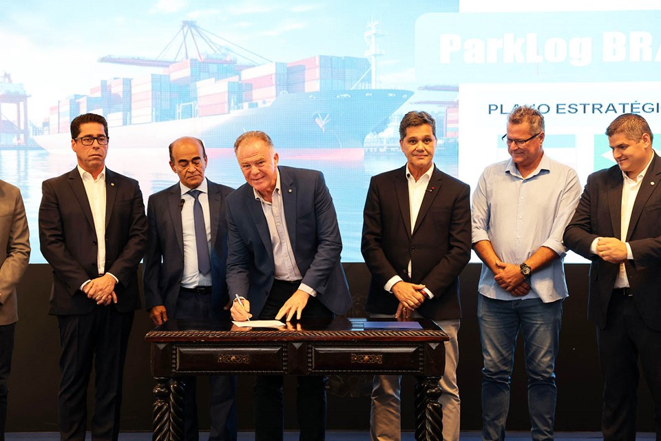 Leia mais sobre o artigo Governo do Estado lança Plano Estratégico do ParklogBR/ES