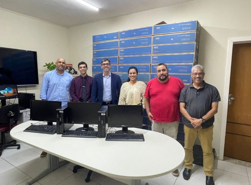 Leia mais sobre o artigo Saúde de Guarapari ganha reforço com doação de equipamentos do TRT-17