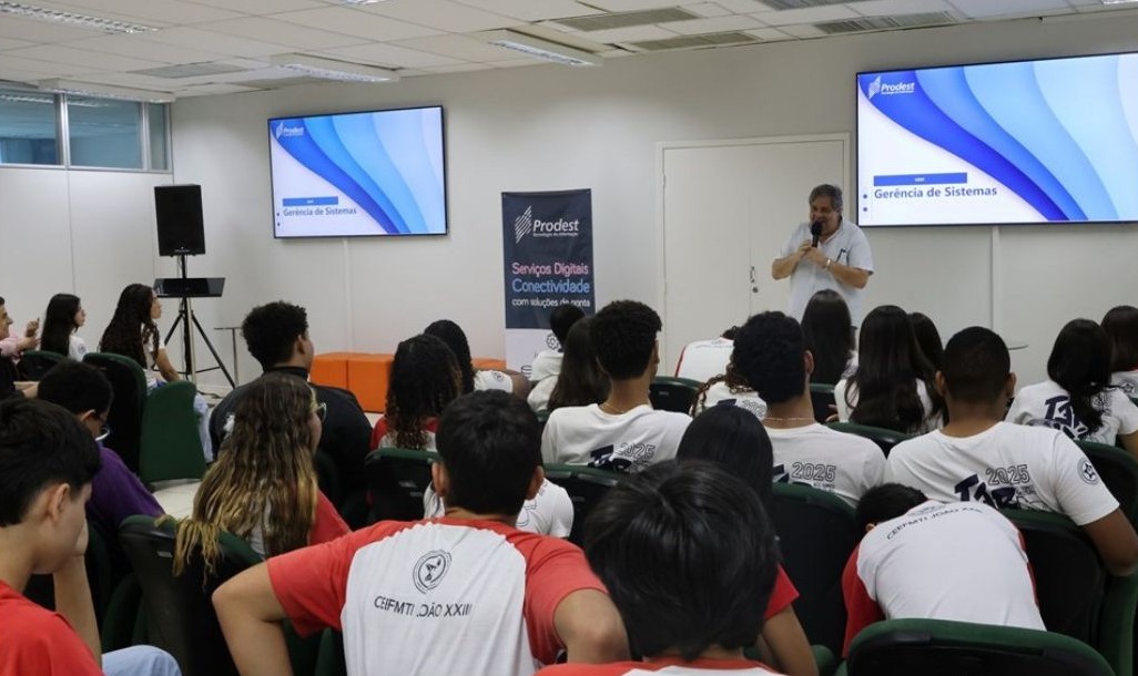 Leia mais sobre o artigo Alunos de escola estadual de Barra de São Francisco visitam o Prodest