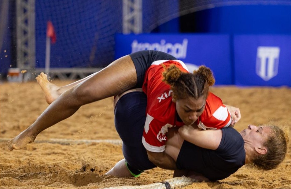 Leia mais sobre o artigo Atleta de Guarapari se destaca no JUBs Praia 2025