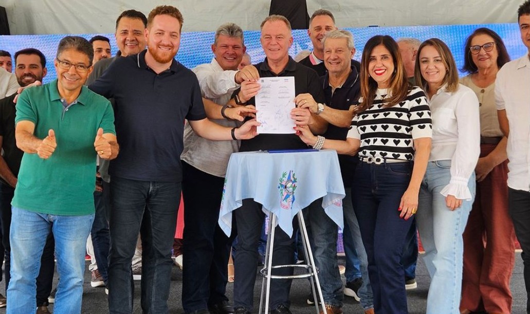 Leia mais sobre o artigo Casagrande entrega obras e anuncia novos investimentos em Governador Lindenberg