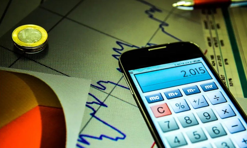 Leia mais sobre o artigo Mercado financeiro projeta inflação de 4,83% em 2025
