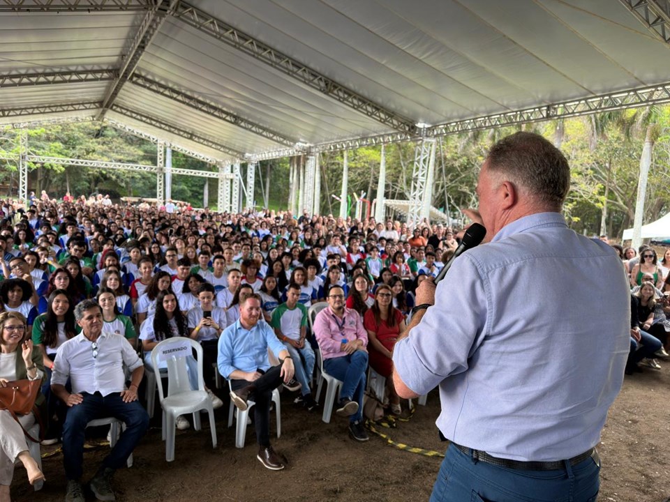Leia mais sobre o artigo Programa Intercâmbio Sedu: participantes conhecem países onde estudarão por três meses
