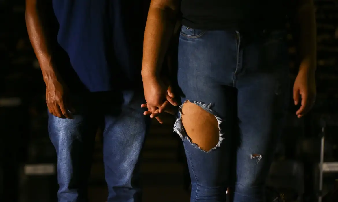 Leia mais sobre o artigo Proporção de famílias de casal sem filhos quase dobra em 22 anos