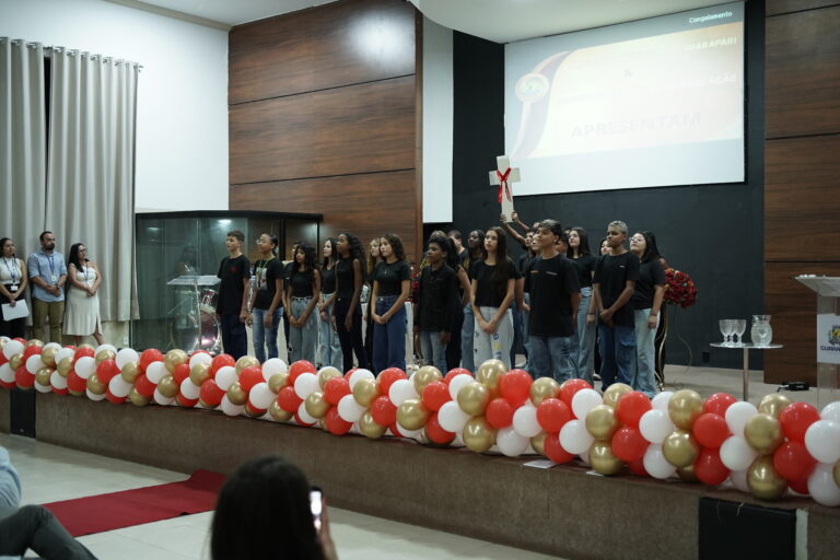 SEMED realiza cerimônia para reconhecer alunos, professores e unidades escolares que se destacaram em 2025