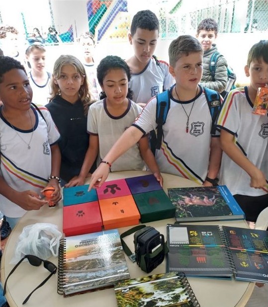 Leia mais sobre o artigo Parque Estadual Forno Grande participa da 3ª Feira de Empreendedorismo da Escola Municipal Forno Grande