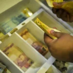 Inflação que reajusta o salário mínimo fecha em 4,18%