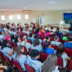 Guarapari entrega novos uniformes a 123 Agentes Comunitários de Saúde