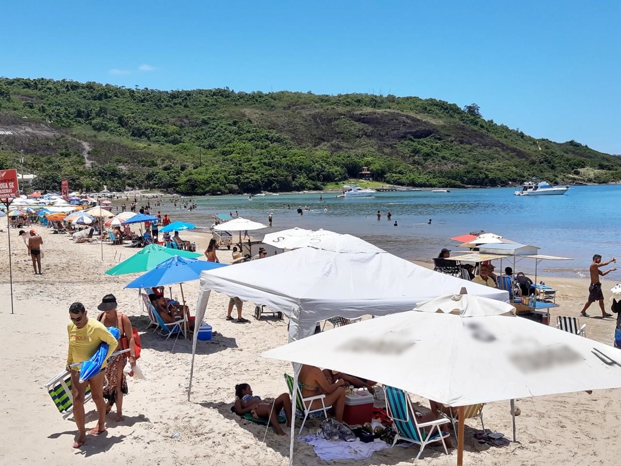 Leia mais sobre o artigo Prefeitura de Guarapari orienta sobre instalação de tendas na areia das praias durante o Réveillon