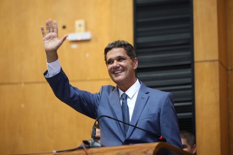 Ricardo Ferraço toma posse como governador do Espírito Santo