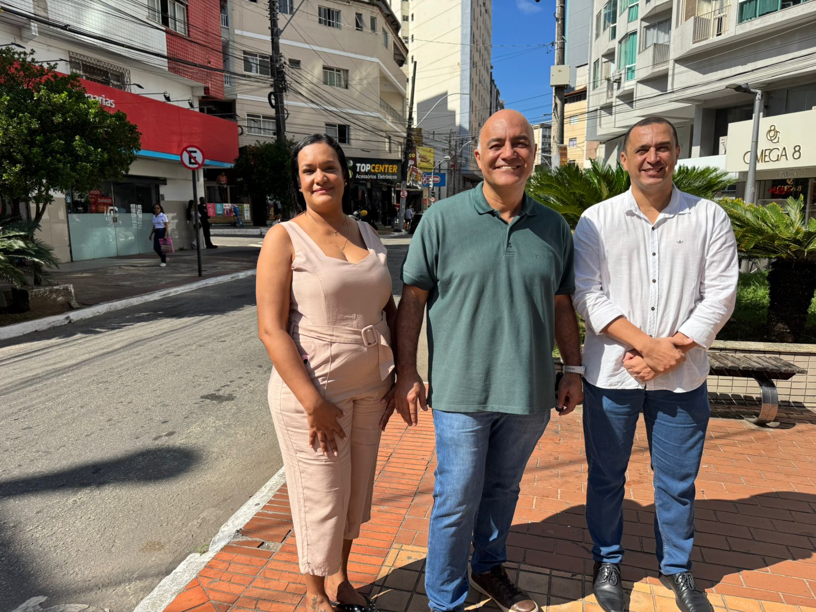 Prefeitura e CODEG realizam ação “Ruas Limpas” e reforçam conscientização sobre descarte correto de resíduos