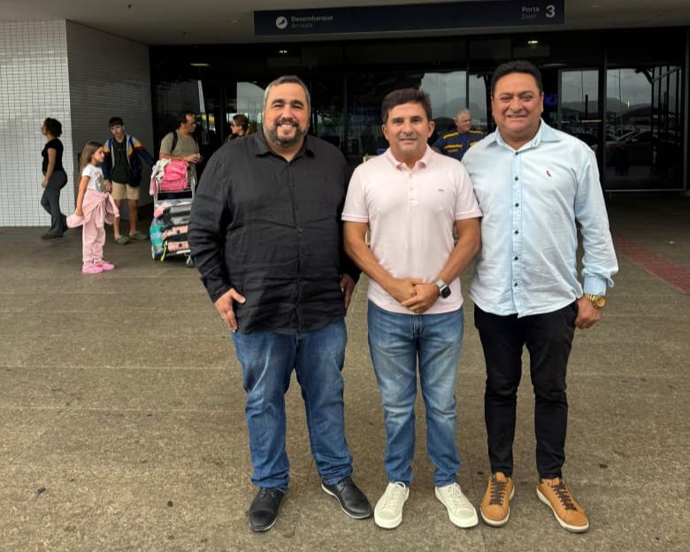 Leia mais sobre o artigo Guarapari vira palco nacional do esporte com chegada do ministro para o JUBs Praia