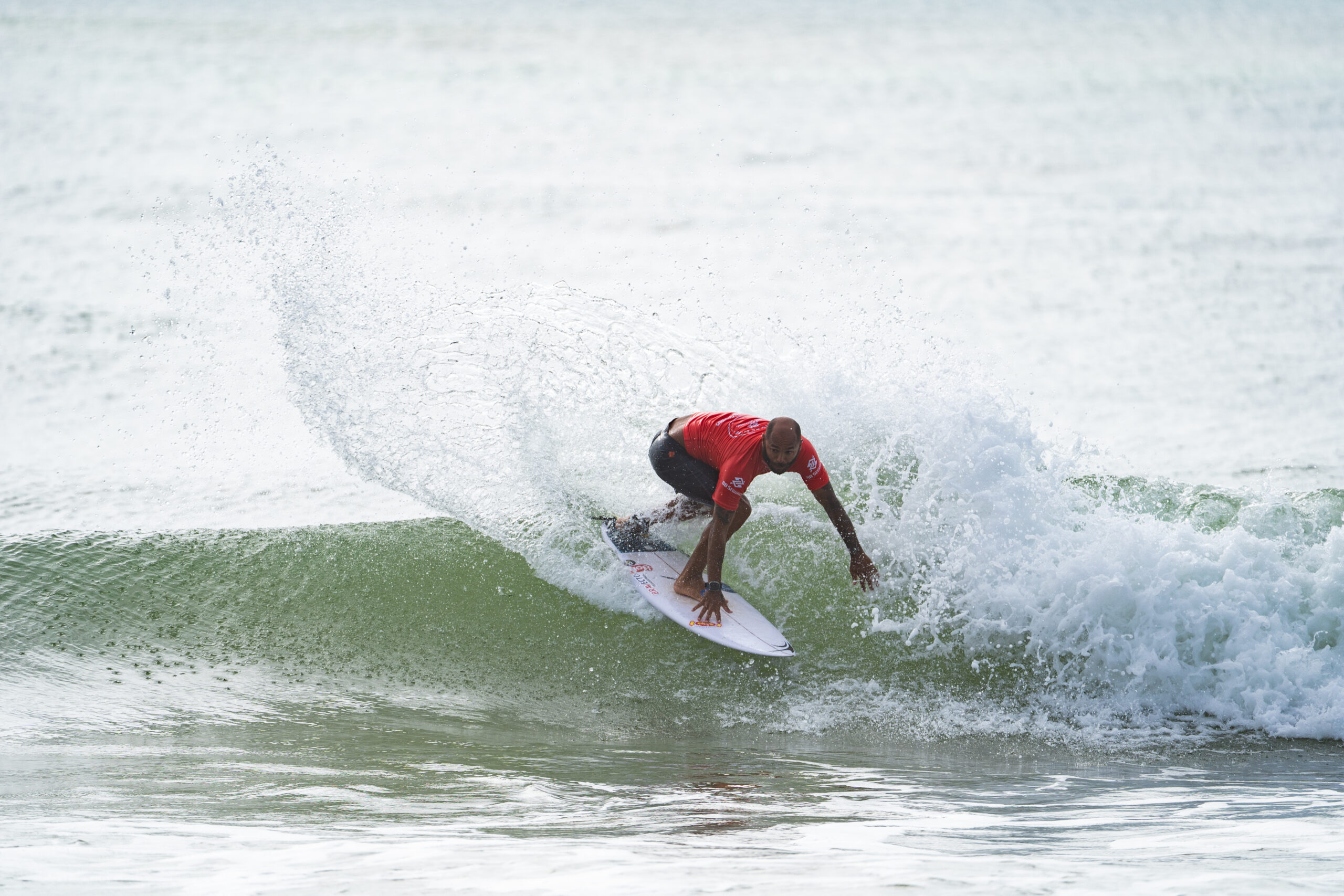 Leia mais sobre o artigo Maré de talentos: Guarapari sedia Mundial de Surfe neste fim de semana